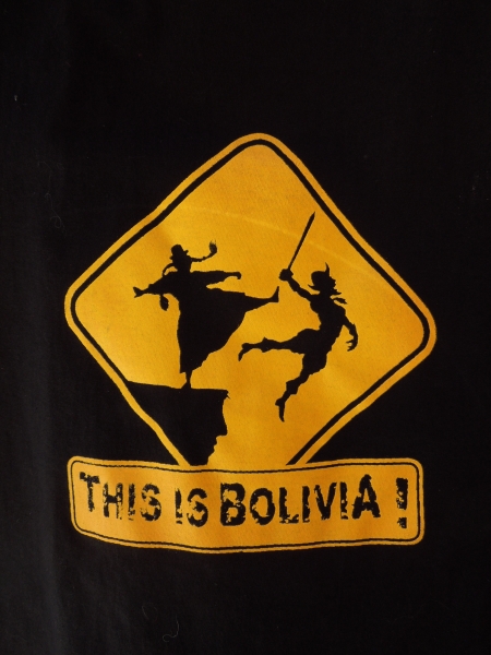 Cholita (Indígena) expulsando os colonizadores!